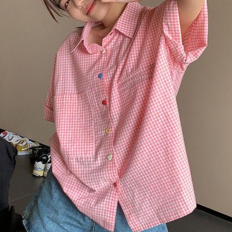 Женские розовые рубашки в клетку с короткими рукавами, простые повседневные универсальные цветные топы на пуговицах, свободные лацканы, женский топ с карманами XXL розовый
Женские розовые рубашки в клетку с короткими рукавами, простые повседневные универсальные цветные топы на пуговицах, свободные лацканы, женский топ с карманами XXL розовый