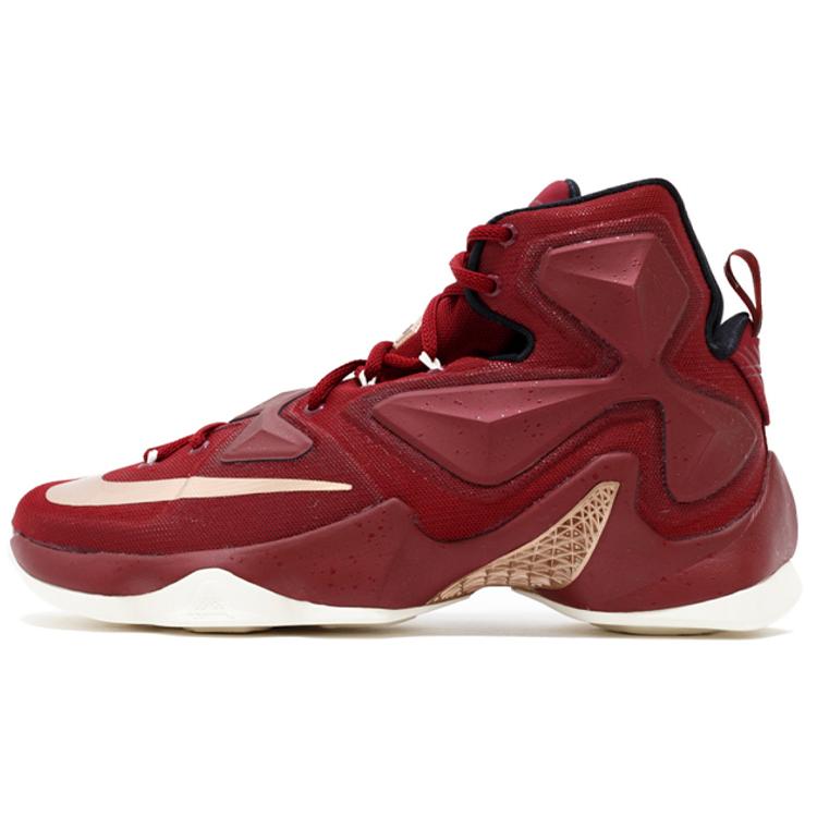 Nike LeBron 13 Greatness 807219-690 40.5
Nike LeBron 13 Greatness 807219-690 40.5