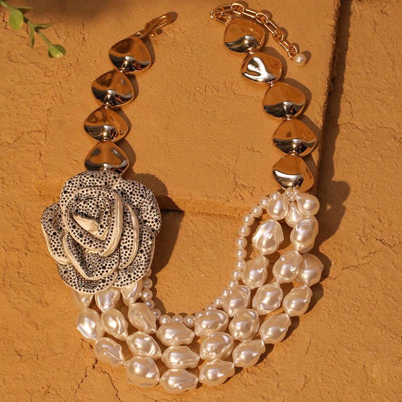 Statement Vintage Pearls Necklace Bling Rose Pendant for Women Girl Trendy Vintage Wedding Party Jewelry
Statement Vintage Pearls Necklace Bling Rose Pendant for Women Girl Trendy Vintage Wedding Party Jewelry