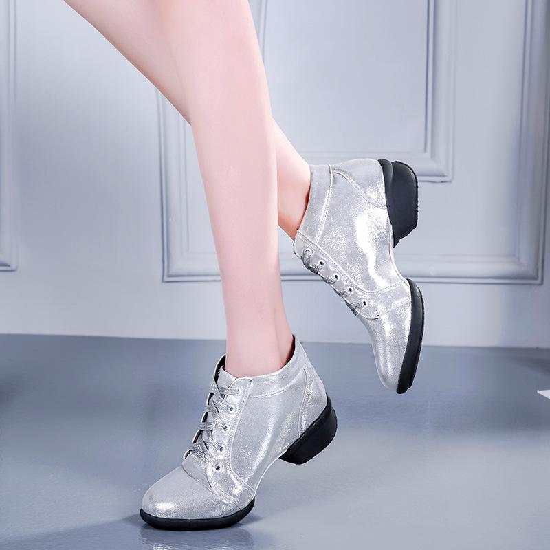 Four Seasons Square Dance Shoes Breathable Mesh Rubber Sole Dance Shoes Square Mouth Soft Sole Adult Ladies Ballroom Dance Shoes 34
Four Seasons Square Dance Shoes Breathable Mesh Rubber Sole Dance Shoes Square Mouth Soft Sole Adult Ladies Ballroom Dance Shoes 34