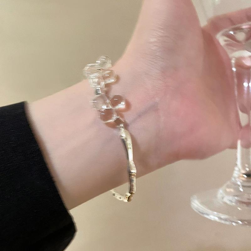 Irregular square crystal bracelet, simple and cold wind temperament bracelet, light luxury, high-end sense, niche jewelry women
Irregular square crystal bracelet, simple and cold wind temperament bracelet, light luxury, high-end sense, niche jewelry women