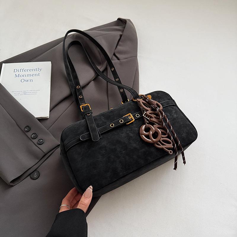 Retro portable commuter bag women s autumn and winter 2025 new trendy Korean niche underarm bag large capacity pillow bag Without pendant чёрный
Retro portable commuter bag women s autumn and winter 2025 new trendy Korean niche underarm bag large capacity pillow bag Without pendant чёрный