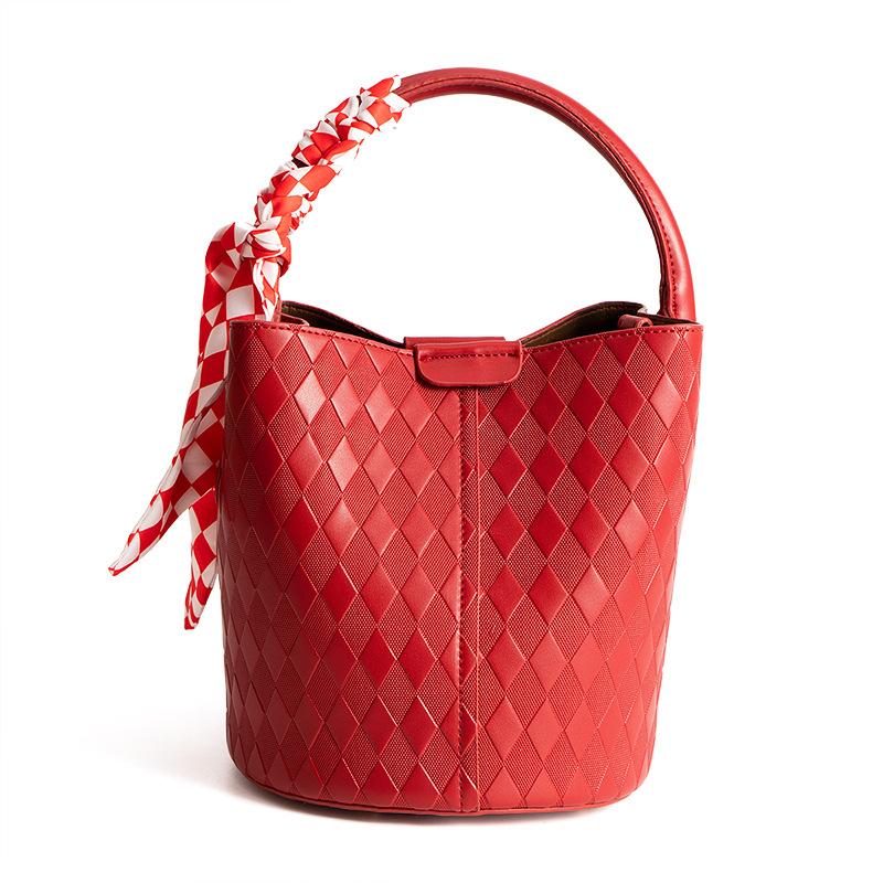 Large capacity bucket bag 2025 new high-end niche design red bridal wedding bag women s spring and summer versatile красный
Large capacity bucket bag 2025 new high-end niche design red bridal wedding bag women s spring and summer versatile красный