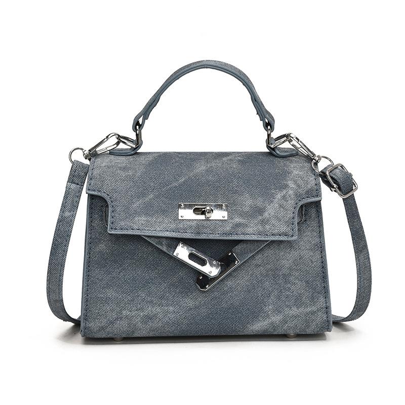 Light luxury niche bag women s popular Korean version portable small square bag women s bag new retro commuter messenger bag синій
Light luxury niche bag women s popular Korean version portable small square bag women s bag new retro commuter messenger bag синій