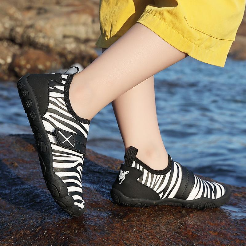 Children s creek shoes parent-child beach shoes quick-drying wading shoes men s and women s non-slip breathable amphibious hiking shoes 36
Children s creek shoes parent-child beach shoes quick-drying wading shoes men s and women s non-slip breathable amphibious hiking shoes 36
