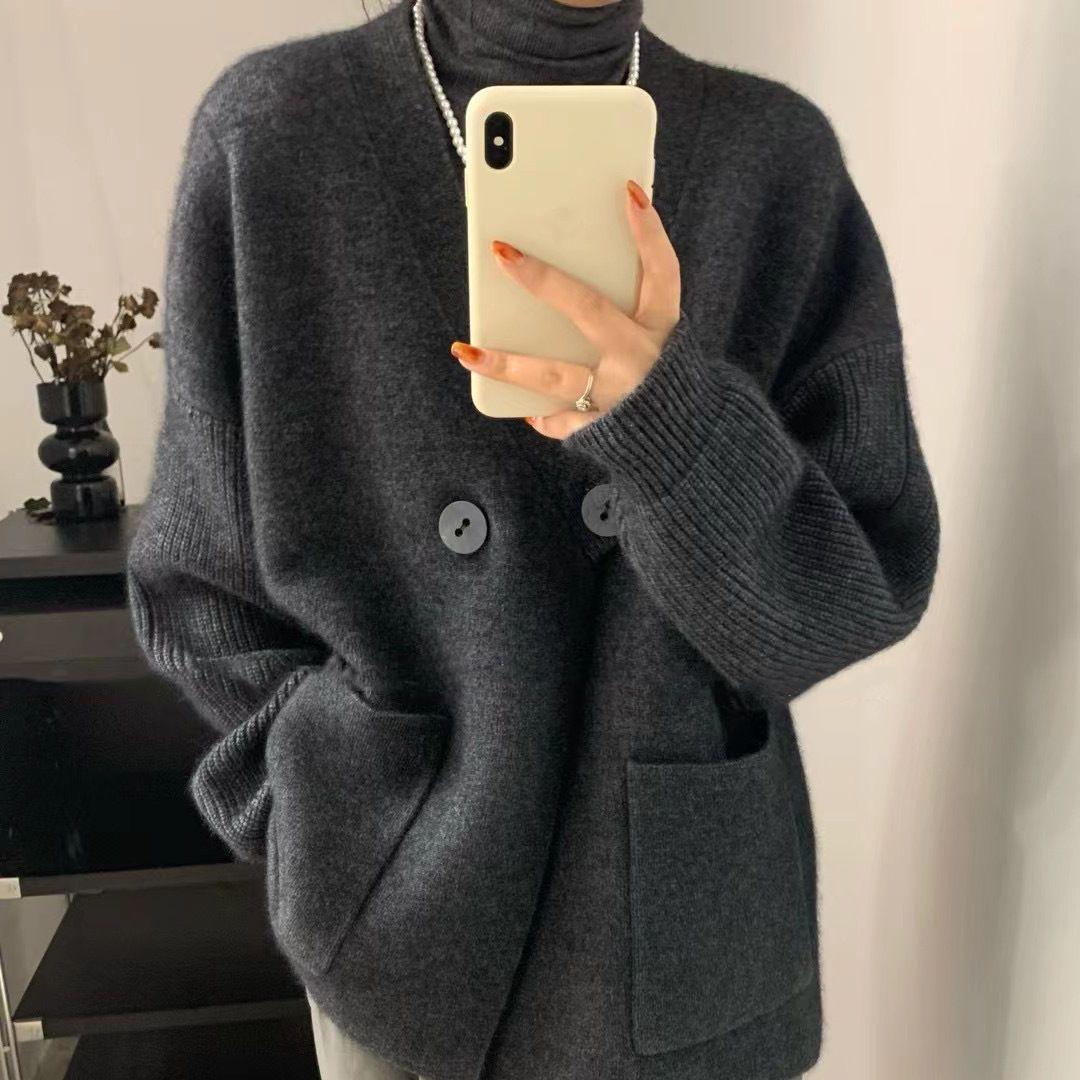 Осенние женские однотонные пуговицы свитера куртка вязание мода повседневный стиль свободный кардиган свитер One size серый
Осенние женские однотонные пуговицы свитера куртка вязание мода повседневный стиль свободный кардиган свитер One size серый