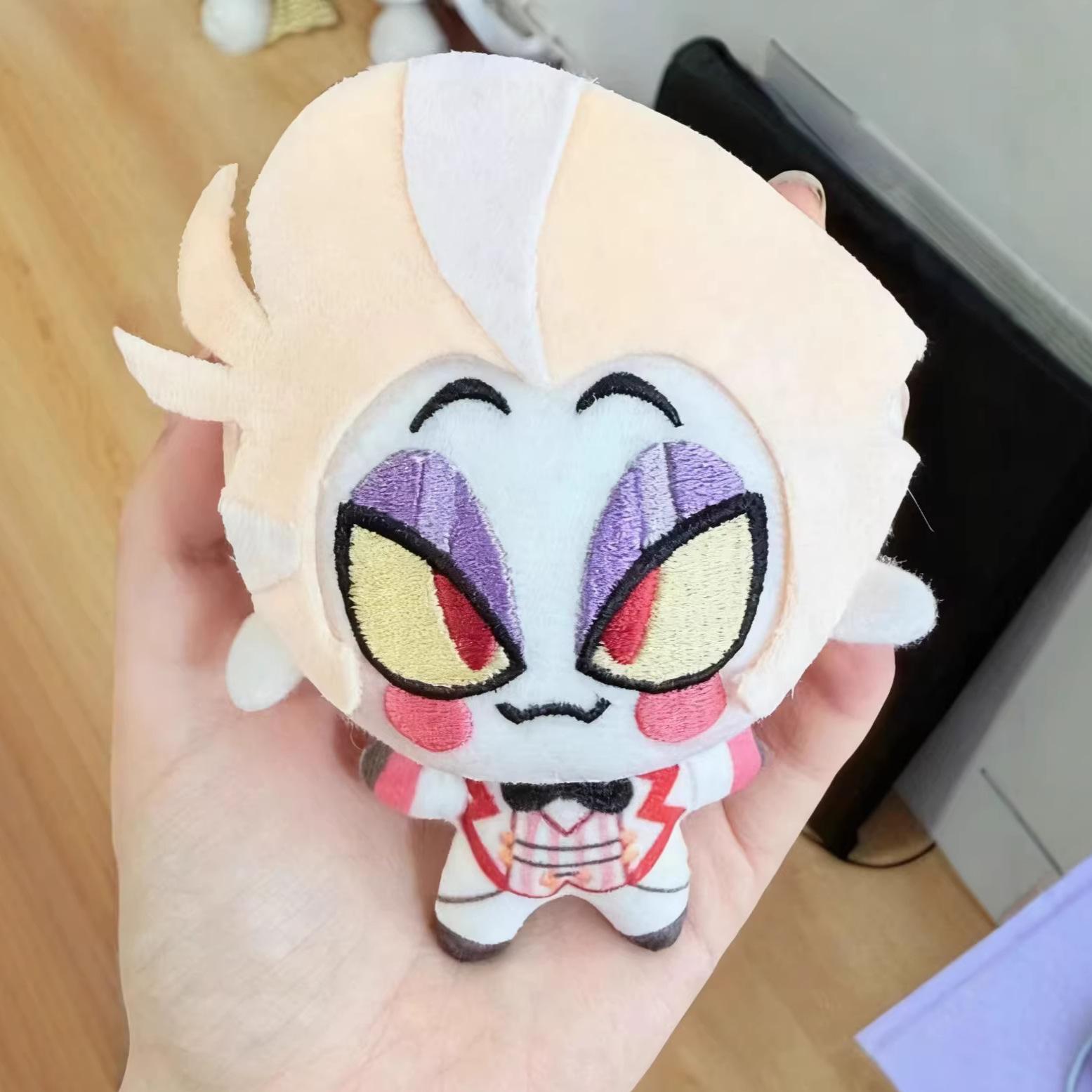Stuffed 10cm Hazbin VOX Plushie Doll Cartoon Hotel Alastor Lucifer Plush Figures Toys Keychain Decorative Pandents Holiday Gifts 10CM
Stuffed 10cm Hazbin VOX Plushie Doll Cartoon Hotel Alastor Lucifer Plush Figures Toys Keychain Decorative Pandents Holiday Gifts 10CM
