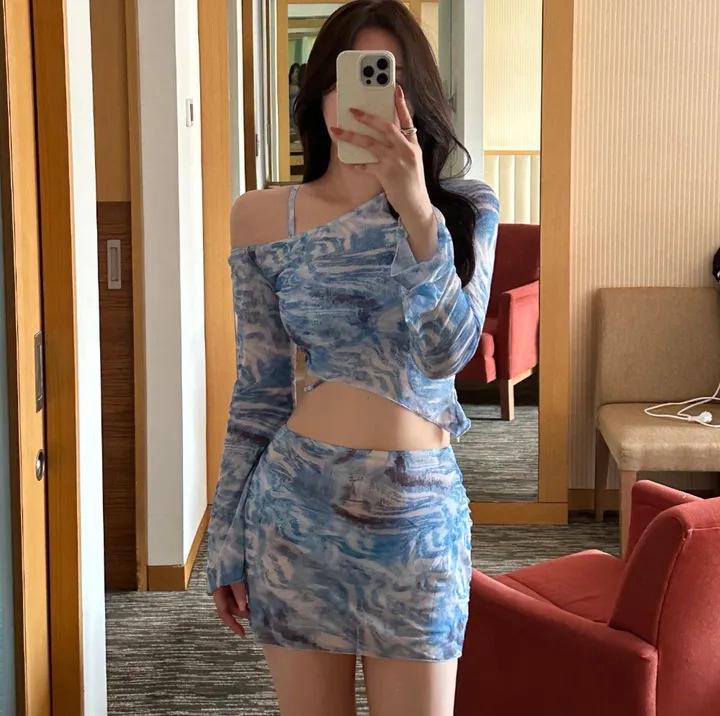Chic Pure Desire Split Skirt Bikini Set with Long Sleeve Cardigan & One-Shoulder Top M
Chic Pure Desire Split Skirt Bikini Set with Long Sleeve Cardigan & One-Shoulder Top M