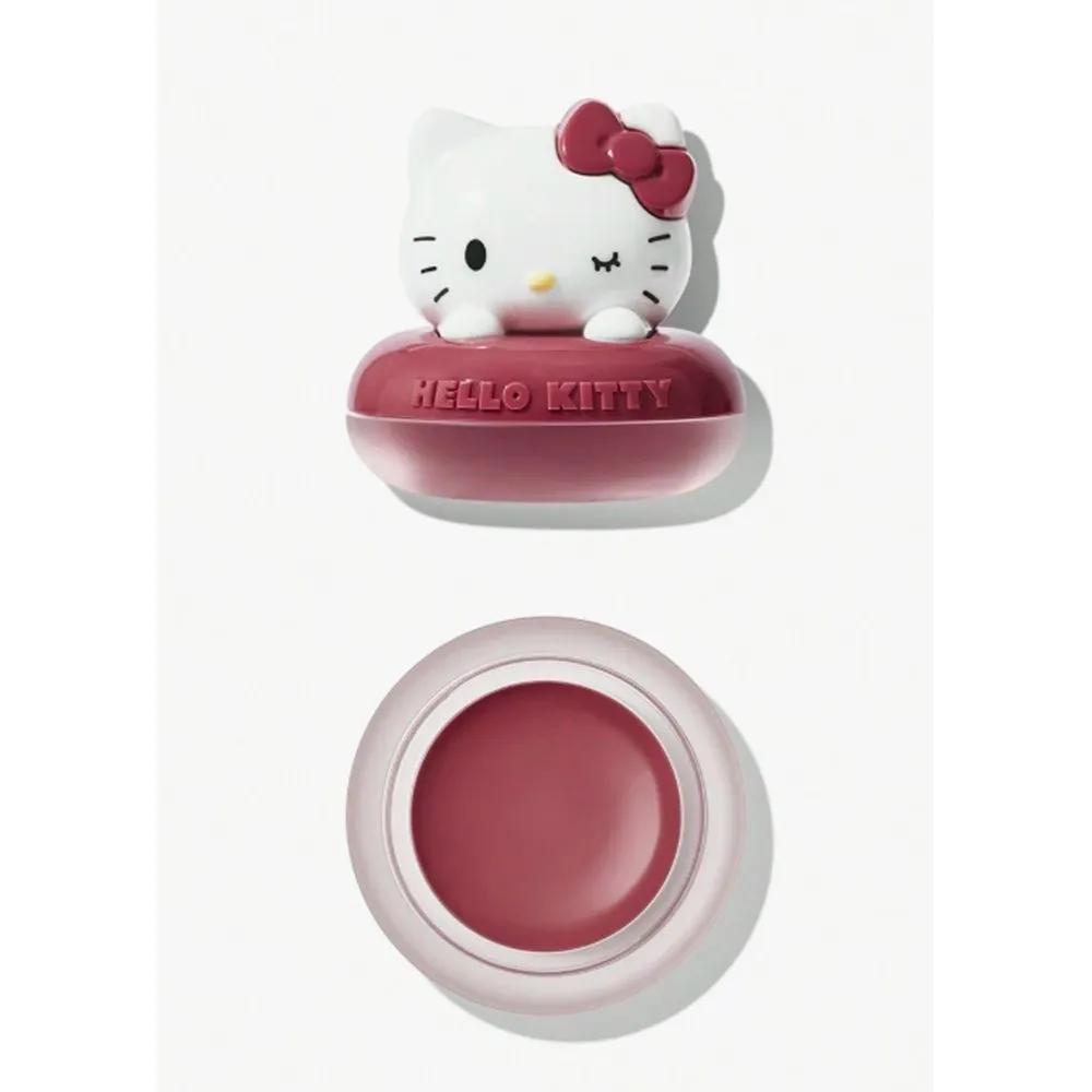 Hello Kitty Cream Blusher Coastal Charming_Sun Suit
Hello Kitty Cream Blusher Coastal Charming_Sun Suit