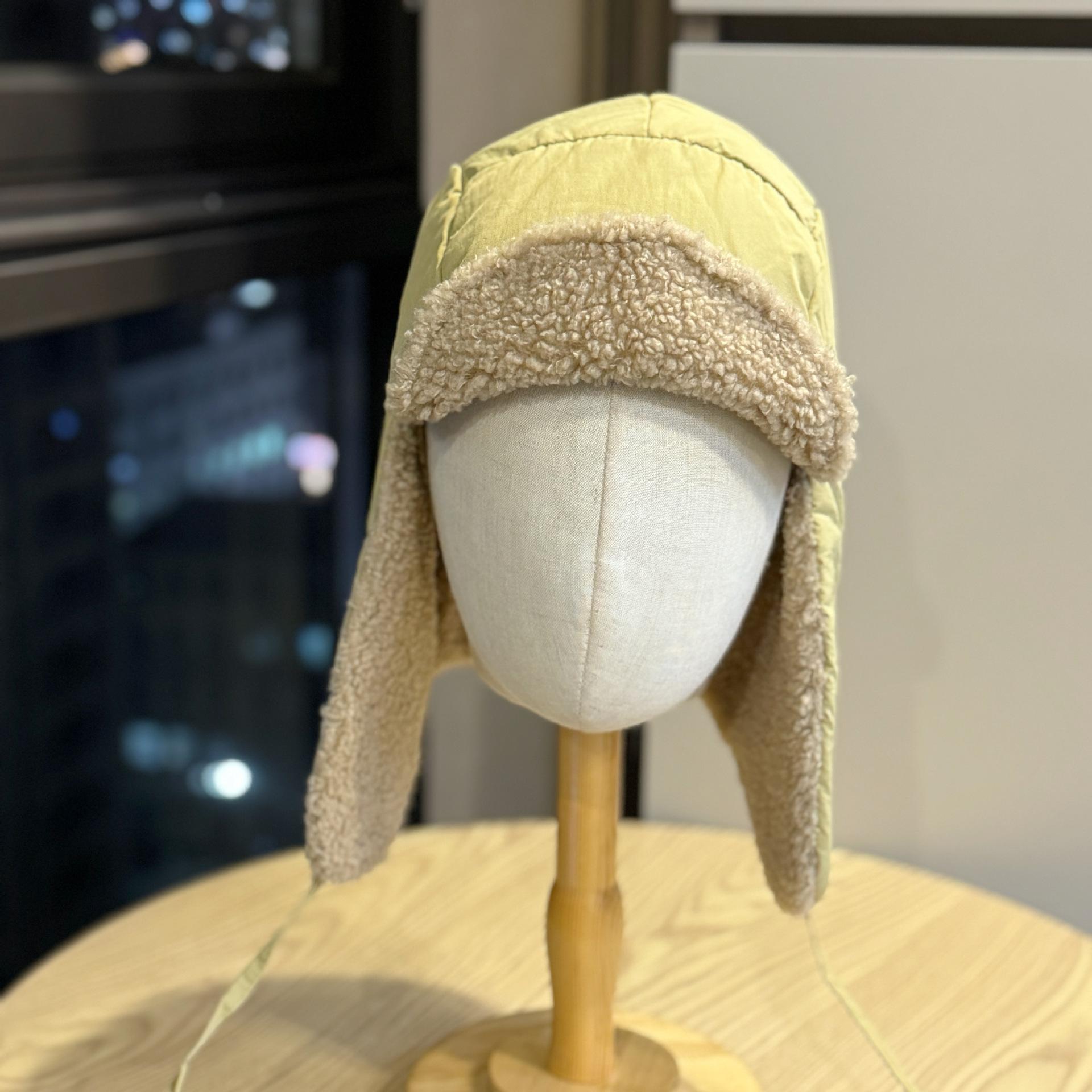 New vintage double-sided lamb wool thickened ear-protecting aviator hat for women, Korean version, warm outdoor cold-proof flight hat for men Adult54-60Average Size жовтий
New vintage double-sided lamb wool thickened ear-protecting aviator hat for women, Korean version, warm outdoor cold-proof flight hat for men Adult54-60Average Size жовтий
