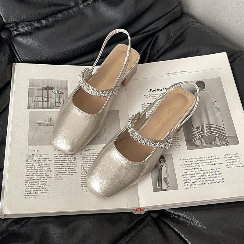 French versatile temperament late evening wind bag head sandals women s 2025 new summer wear with skirt high heels single shoes 40 шампанського
French versatile temperament late evening wind bag head sandals women s 2025 new summer wear with skirt high heels single shoes 40 шампанського