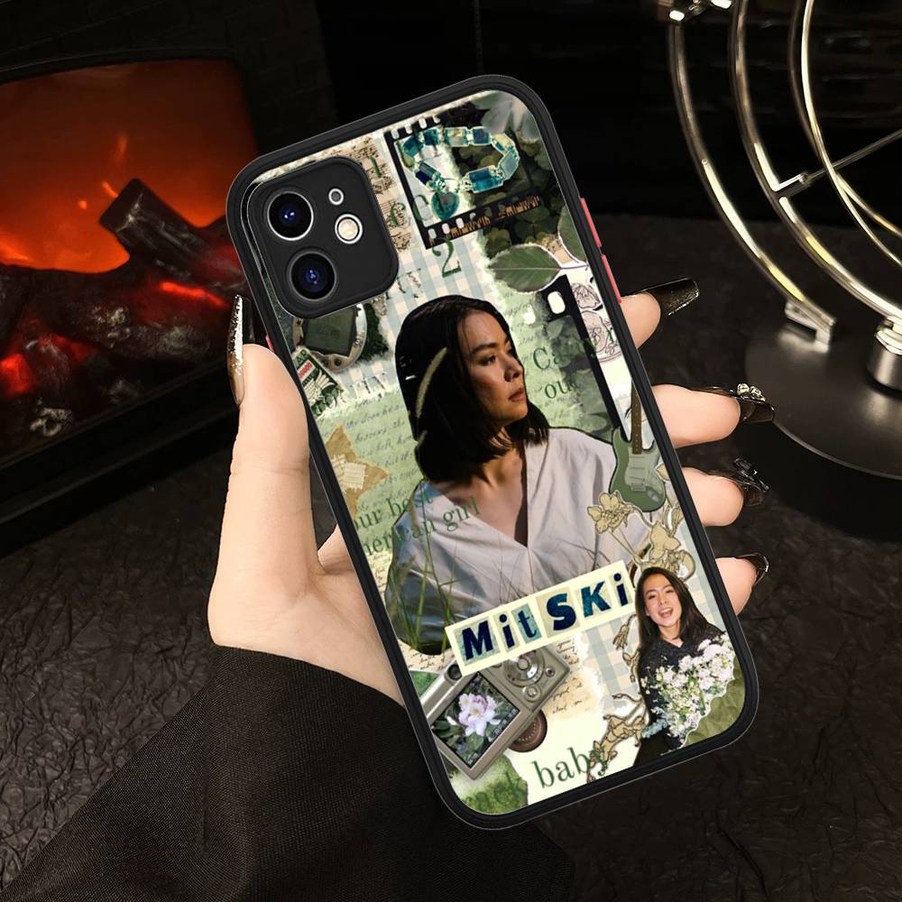 Популярная певица M-Mitski Для IPhone Air 16 15 14 Plus 13 12 11 Pro Max Матовый Чехол Гелевый Ударопрочный Чехол для Телефона iphone 15 pro
Популярная певица M-Mitski Для IPhone Air 16 15 14 Plus 13 12 11 Pro Max Матовый Чехол Гелевый Ударопрочный Чехол для Телефона iphone 15 pro