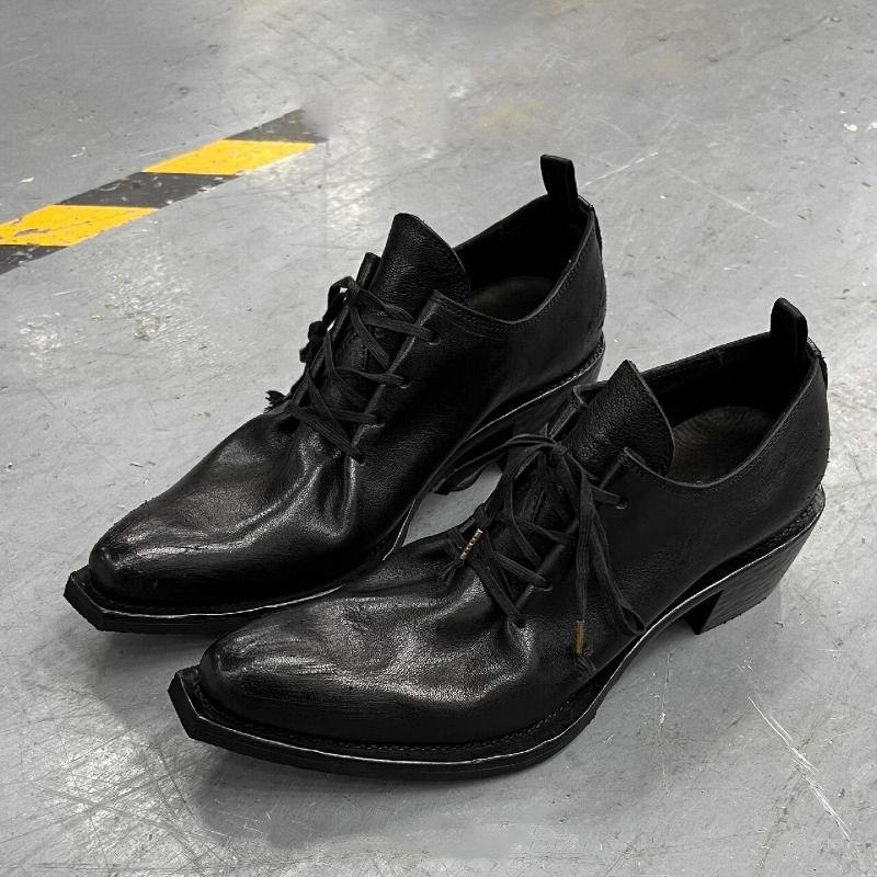 Подиумная трендовая модель Волшебник Остроносые кожаные мужские высокие каблуки и толстая подошва увеличивают рост Повседневные нишевые туфли Дерби 45
Подиумная трендовая модель Волшебник Остроносые кожаные мужские высокие каблуки и толстая подошва увеличивают рост Повседневные нишевые туфли Дерби 45