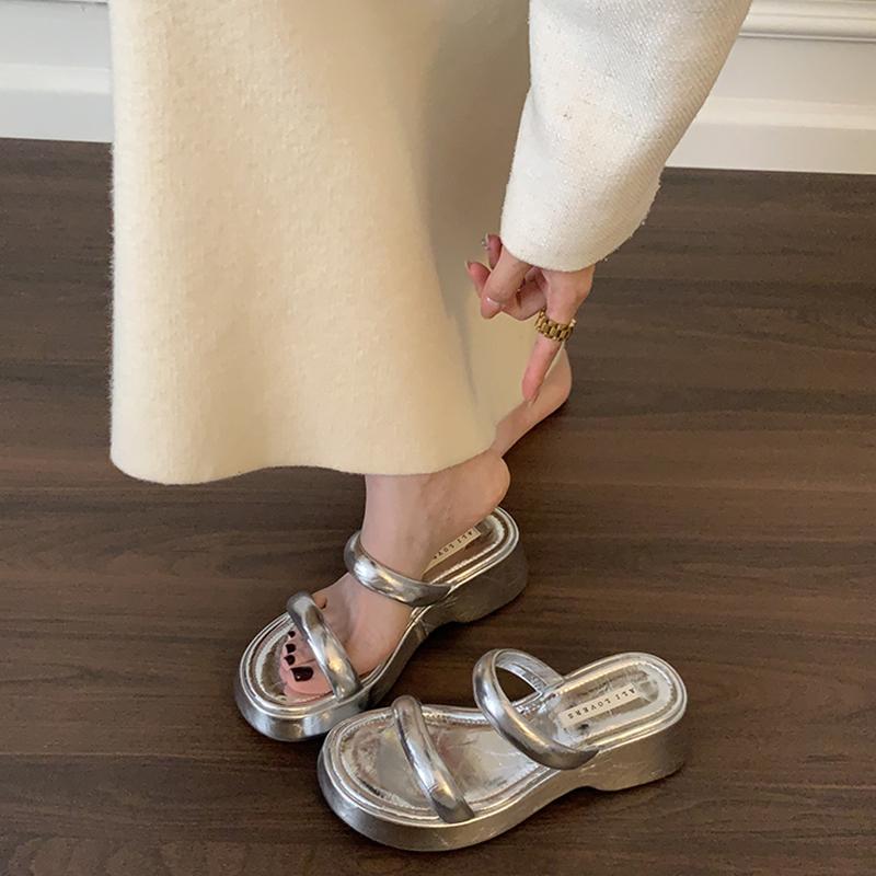 Новые летние платформенные танкетки Пляжные женские шлепанцы Модные шлепанцы на толстой подошве с открытым носком обувь женская 35 серебряный