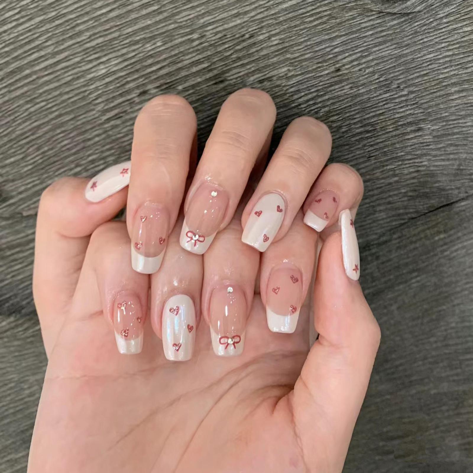 Градиєнтні золотисті фольговані знімні наклейки для нігтів - Осінньо-зимова колекція
Градиєнтні золотисті фольговані знімні наклейки для нігтів - Осінньо-зимова колекція