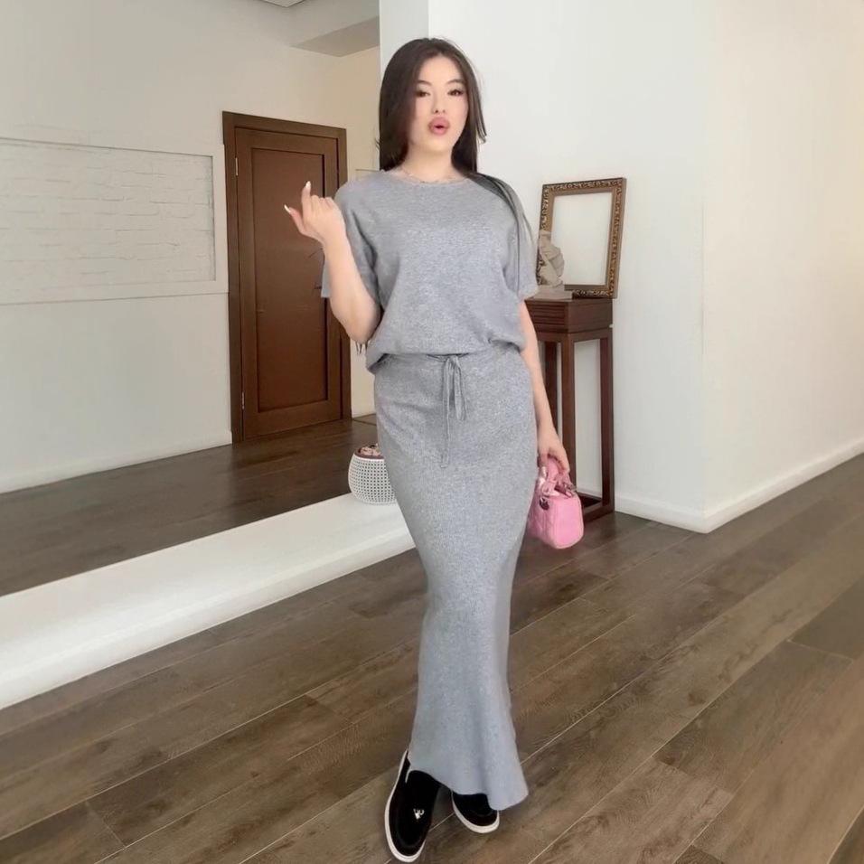 Летний женский вязаный топ с коротким рукавом и круглым вырезом в европейском и американском стиле с юбкой миди L
Летний женский вязаный топ с коротким рукавом и круглым вырезом в европейском и американском стиле с юбкой миди L