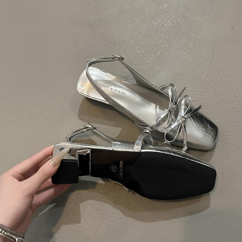 Новые женские туфли-лодочки с квадратным носком, слипоны, плоская подошва, балетки с двойным бантом, туфли принцессы для девочек, кожаные туфли, весенние zapatos mujer 39 серебряный
Новые женские туфли-лодочки с квадратным носком, слипоны, плоская подошва, балетки с двойным бантом, туфли принцессы для девочек, кожаные туфли, весенние zapatos mujer 39 серебряный