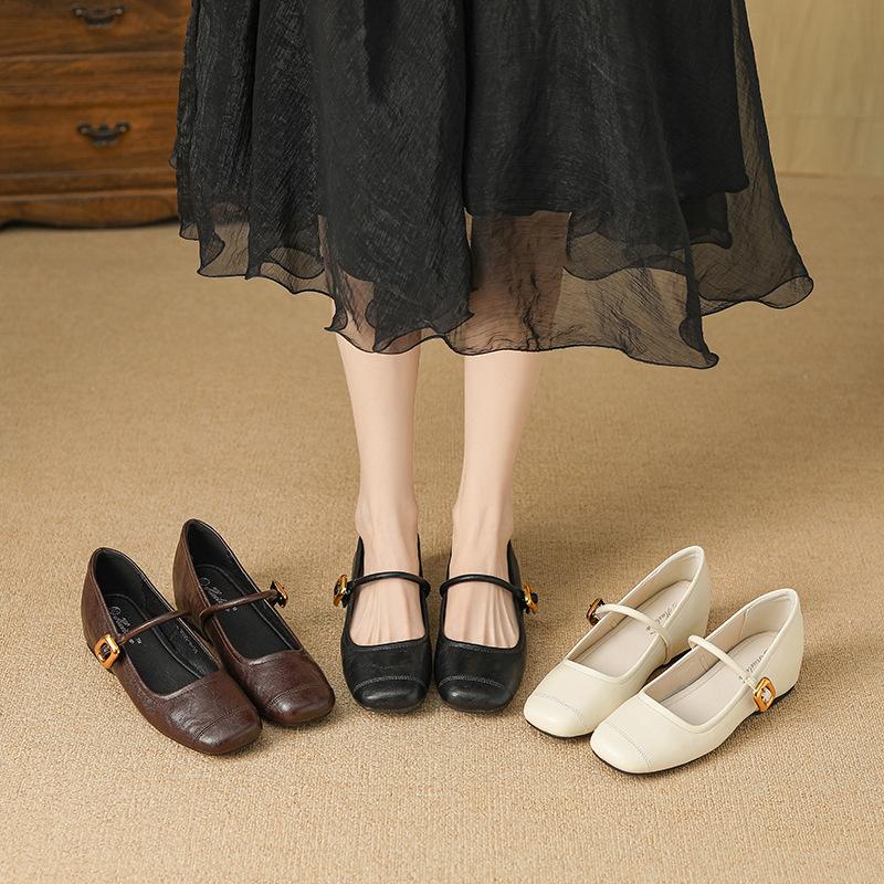 Genuine leather small fragrant style flat bottom retro word with Mary Jane shoes women s round head shallow mouth single shoes small leather sho 35 чорний
Genuine leather small fragrant style flat bottom retro word with Mary Jane shoes women s round head shallow mouth single shoes small leather sho 35 чорний