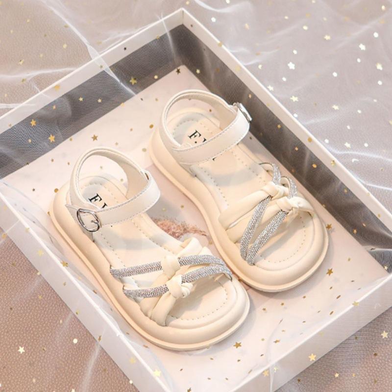 Girls shoes, children s princess sandals2026Summer new popular style for older children and girls, soft-soled and trendy 26-31One Hand6Double бежевый
Girls shoes, children s princess sandals2026Summer new popular style for older children and girls, soft-soled and trendy 26-31One Hand6Double бежевый