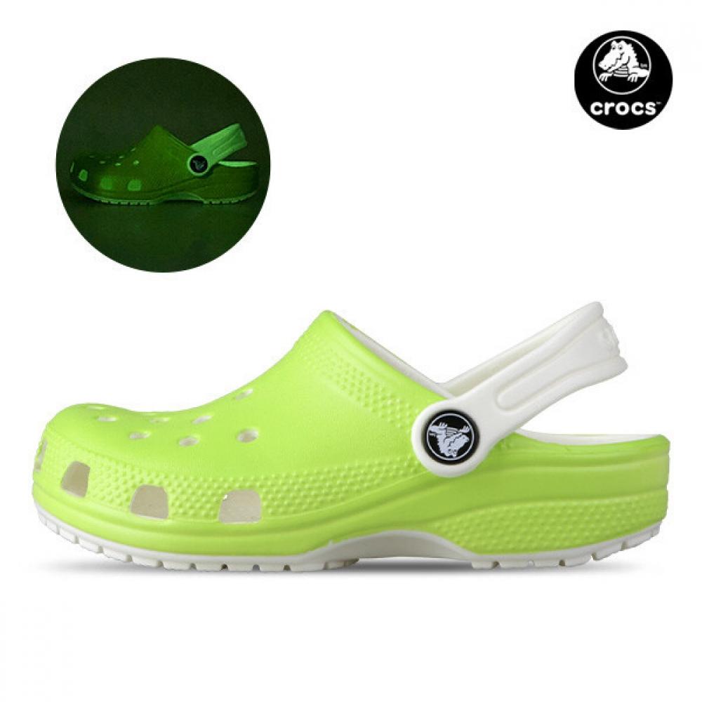 Crocskies Glow In The Dark Clog Kids Junior lumInous Slipper Sandals 209158 3uh 2091583UH/C11175
Crocskies Glow In The Dark Clog Kids Junior lumInous Slipper Sandals 209158 3uh 2091583UH/C11175