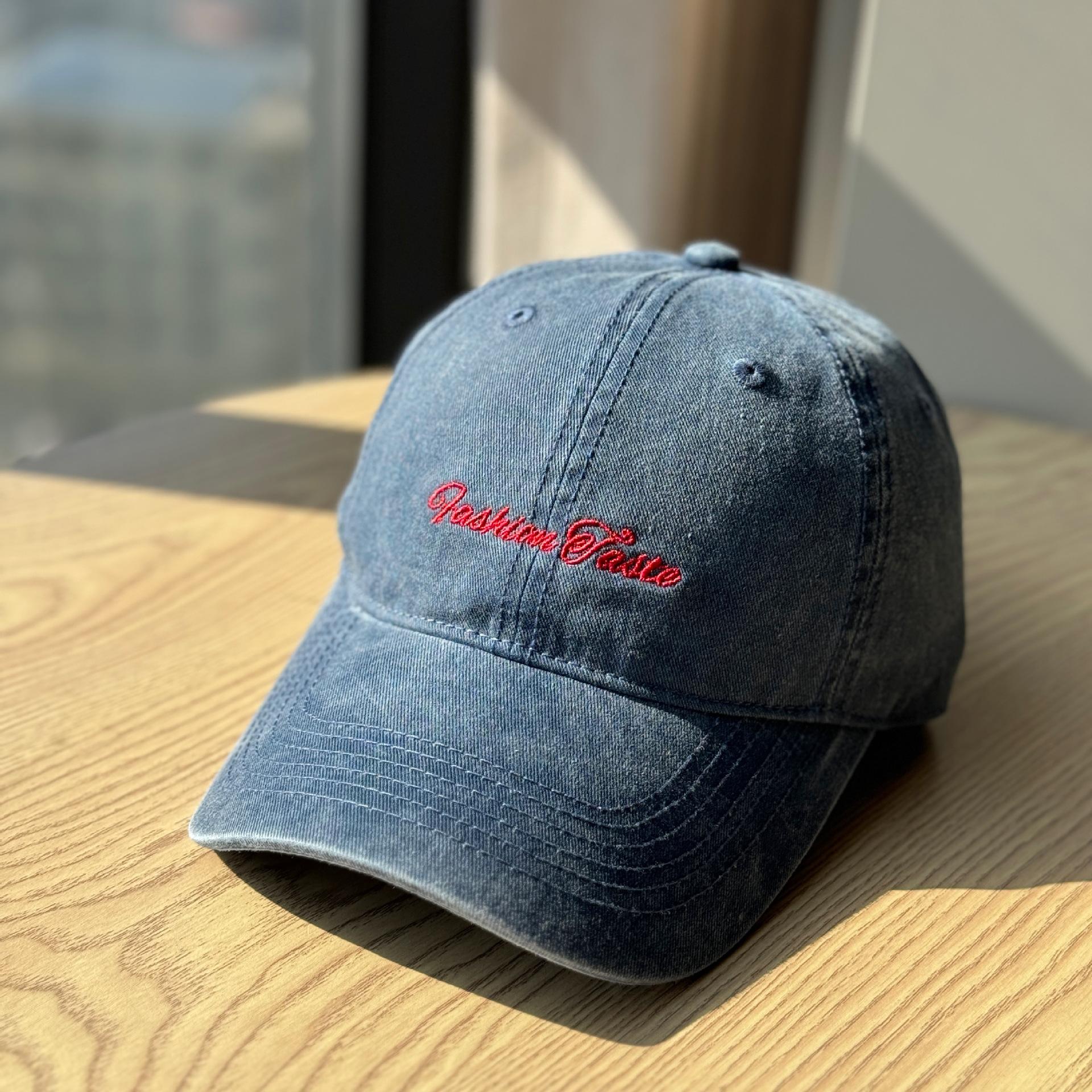 High-quality washed denim soft-top baseball cap for men and women, couple s embroidered letter curved brim cap that makes the face look smaller Adult54-60Adjustable темно-синього кольору
High-quality washed denim soft-top baseball cap for men and women, couple s embroidered letter curved brim cap that makes the face look smaller Adult54-60Adjustable темно-синього кольору