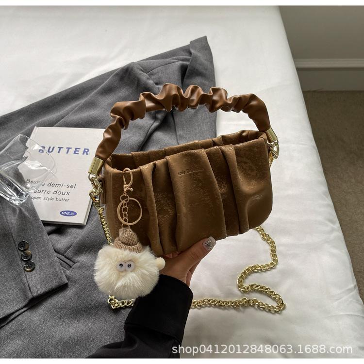 Internet celebrity foreign style folds portable small bag women 2025 new niche design messenger bag ins commuter shoulder bag
Internet celebrity foreign style folds portable small bag women 2025 new niche design messenger bag ins commuter shoulder bag