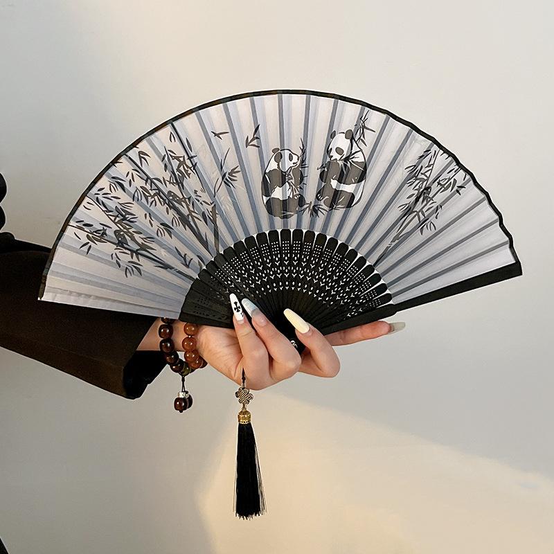Portable Bamboo Folding Fan Vintage Silk Decorative Fans Wedding Party Home Decor Gifts Female Dancing Handheld Fan Chinese
Portable Bamboo Folding Fan Vintage Silk Decorative Fans Wedding Party Home Decor Gifts Female Dancing Handheld Fan Chinese