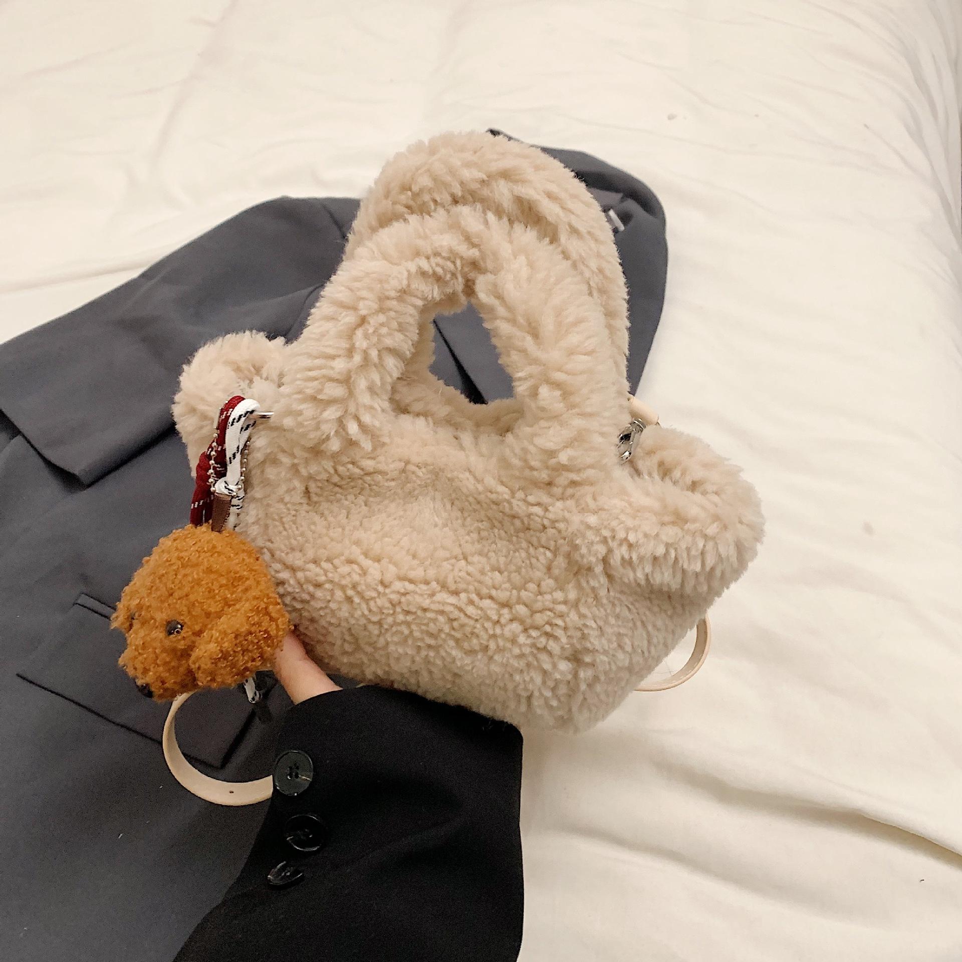 Stylish, simple and high-value plush bag 2024 autumn new retro niche design shoulder portable bucket bag хакі
Stylish, simple and high-value plush bag 2024 autumn new retro niche design shoulder portable bucket bag хакі