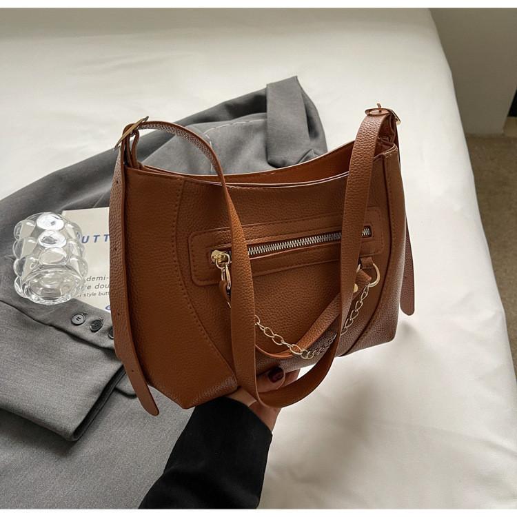 Fashionable Large Capacity Tote Bag For Women Stylish Shoulder Crossbody Bag In Cream Black Khaki Coffee Brown Colors Brown
Fashionable Large Capacity Tote Bag For Women Stylish Shoulder Crossbody Bag In Cream Black Khaki Coffee Brown Colors Brown