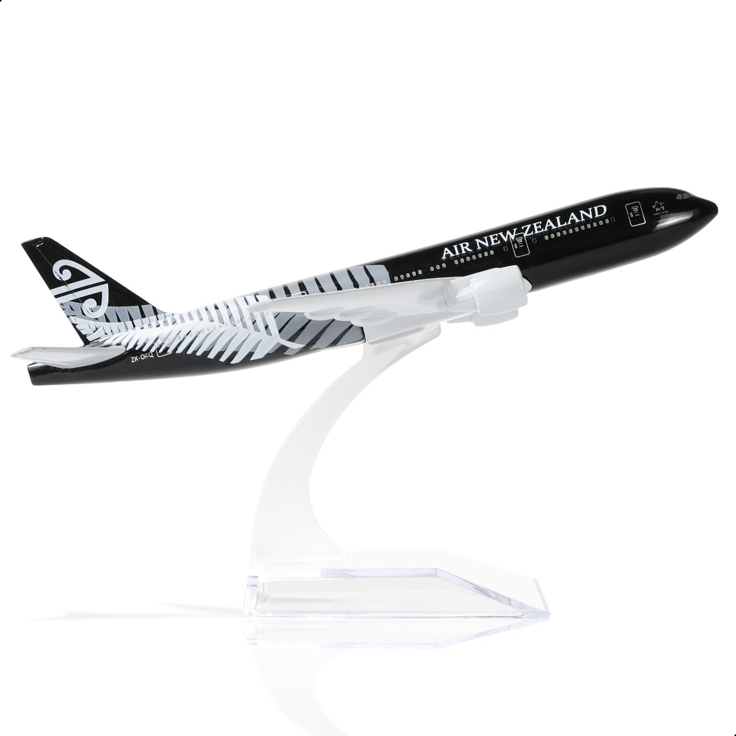 QIYUMOKE 1400 Масштаб Модель Самолета Boeing 777 Новой Зеландии, 15,5 см, Литой Сплав, Полностью Собранная, Включает Пластиковую Подставку, Идеально для Рабочего Стола
QIYUMOKE 1400 Масштаб Модель Самолета Boeing 777 Новой Зеландии, 15,5 см, Литой Сплав, Полностью Собранная, Включает Пластиковую Подставку, Идеально для Рабочего Стола