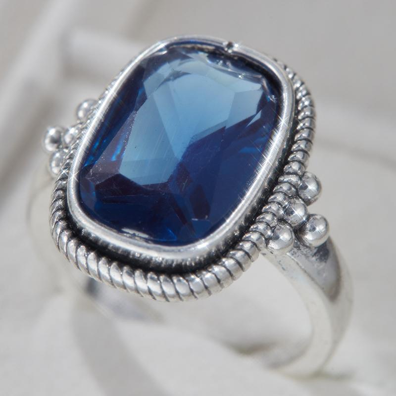 Vintage Trendy Carved Pattern Square Inlaid Zircon Ring, Suitable for Women s Personalized Holiday Party Accessories Zircon 10
Vintage Trendy Carved Pattern Square Inlaid Zircon Ring, Suitable for Women s Personalized Holiday Party Accessories Zircon 10