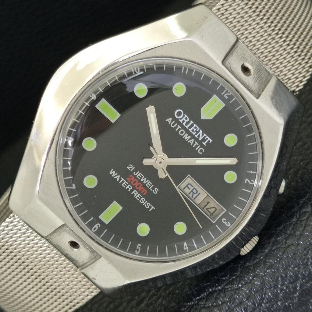 VINTAGE ORIENT AUTOMATIC 46941 JAPAN MENS BLACK COLOR DIAL WATCH a700613-5 R204-a700613
VINTAGE ORIENT AUTOMATIC 46941 JAPAN MENS BLACK COLOR DIAL WATCH a700613-5 R204-a700613