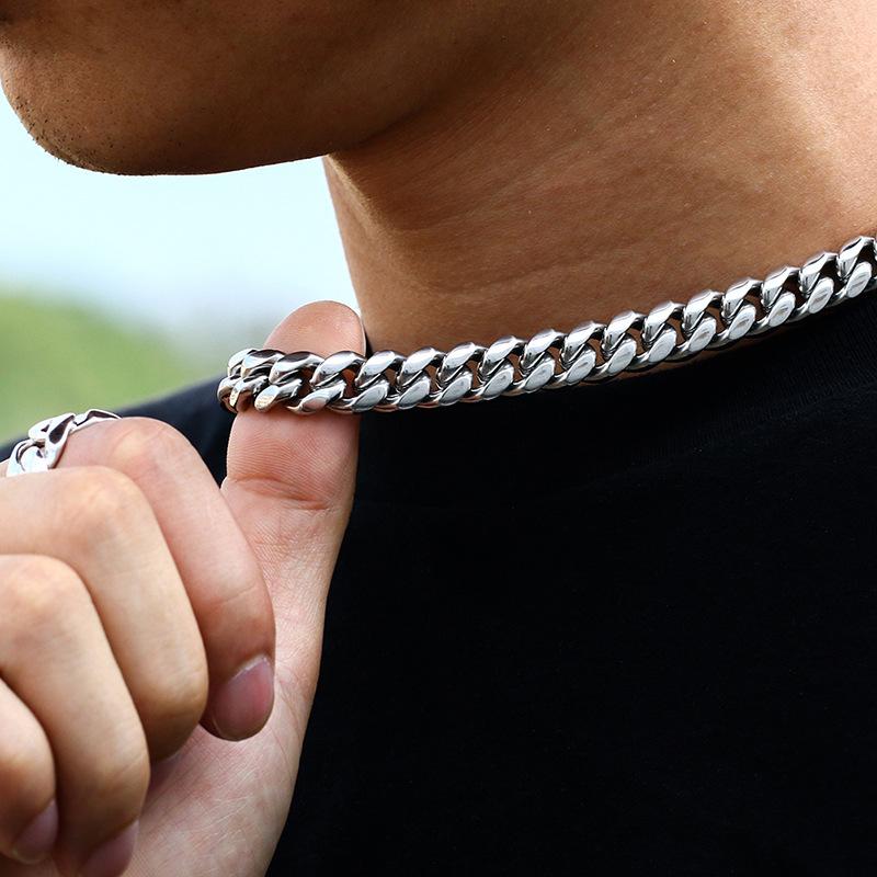 8MM Stainless Steel Cuban Chain Necklace for Men Jewelry Male Neck Punk Accessory 70CM length
8MM Stainless Steel Cuban Chain Necklace for Men Jewelry Male Neck Punk Accessory 70CM length