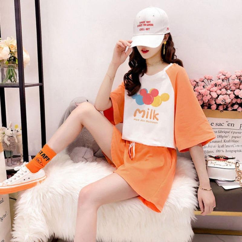 Casual Sports Suit for Women Summer New Short-sleeved T-shirt for Women Shorts Cartoon Mickey Printed Loose Two-piece Set 4XL помаранчевий
Casual Sports Suit for Women Summer New Short-sleeved T-shirt for Women Shorts Cartoon Mickey Printed Loose Two-piece Set 4XL помаранчевий