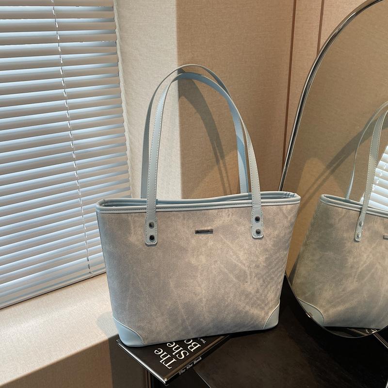 Сумка-шоппер женская летняя новая большой вместимости, универсальная, модная, через плечо, для студенток синий
Сумка-шоппер женская летняя новая большой вместимости, универсальная, модная, через плечо, для студенток синий