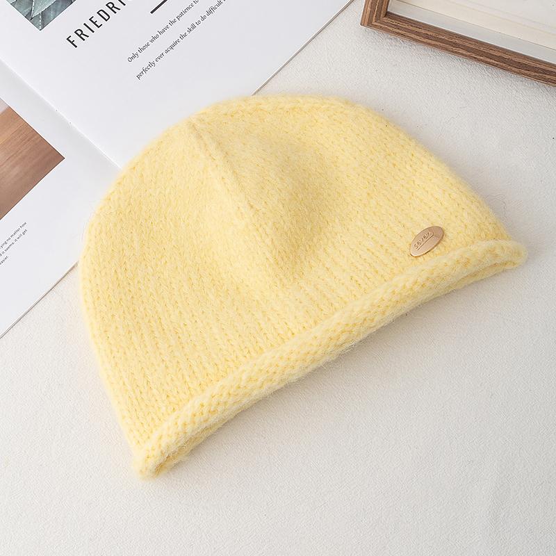 Новый стиль Осень/Зима Шляпа Женская Шляпа Денди Металлическое украшение Шапки Бини для Девочки Теплая Уличная Вязаная Шапка 56cm-60cm жёлтый