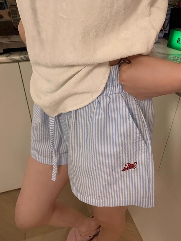 Шорты с вышивкой в полоску в гонконгском стиле на кулиске с широкими штанинами для женщин - Повседневные, универсальные и легкие 4XL
Шорты с вышивкой в полоску в гонконгском стиле на кулиске с широкими штанинами для женщин - Повседневные, универсальные и легкие 4XL