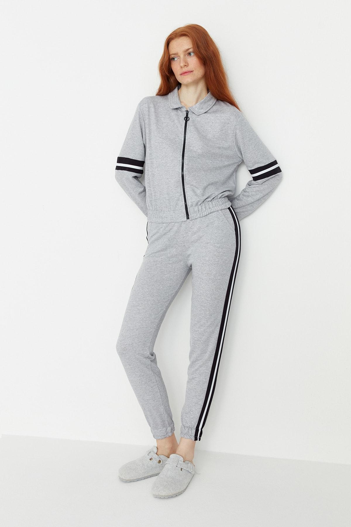 Gray - Black Zipper and Stripe Detail Knitted Top and Bottom Set THMAW23AU00078/Multicolored...
Gray - Black Zipper and Stripe Detail Knitted Top and Bottom Set THMAW23AU00078/Multicolored...