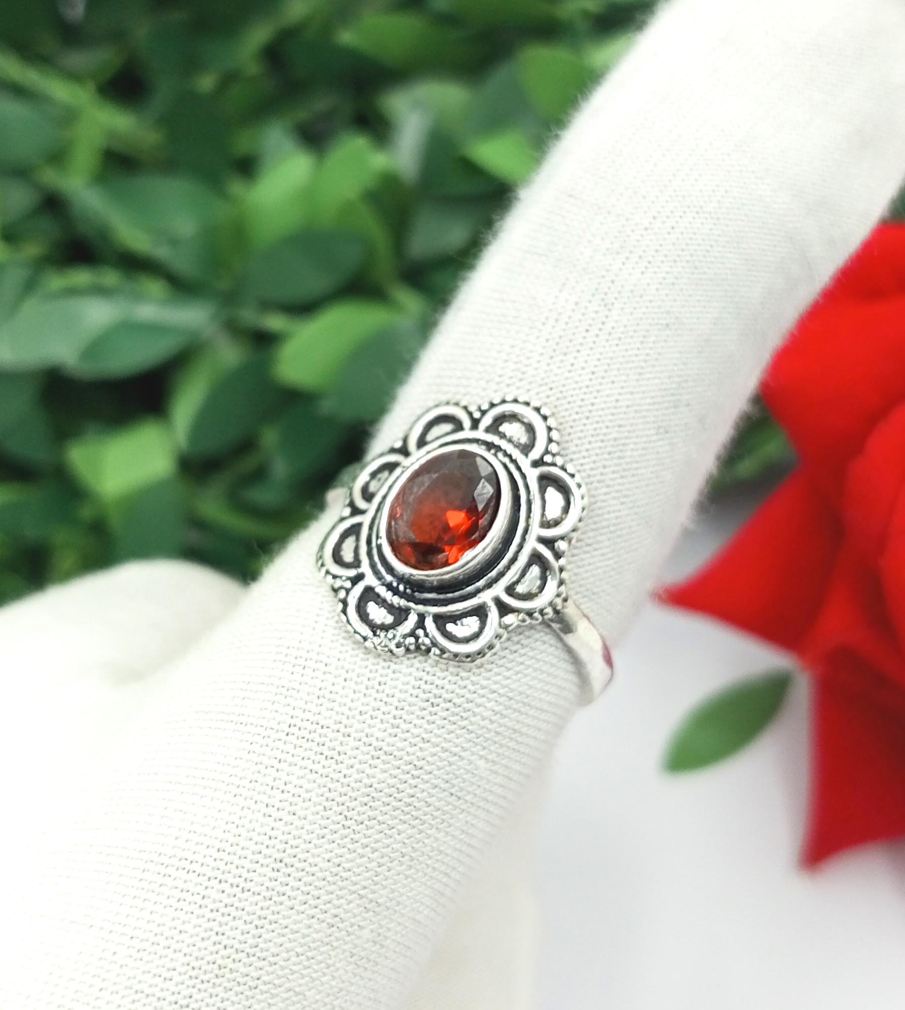 Удивительное кольцо с красным топазом из стекла 925 пробы с серебром, 1 шт.
Удивительное кольцо с красным топазом из стекла 925 пробы с серебром, 1 шт.