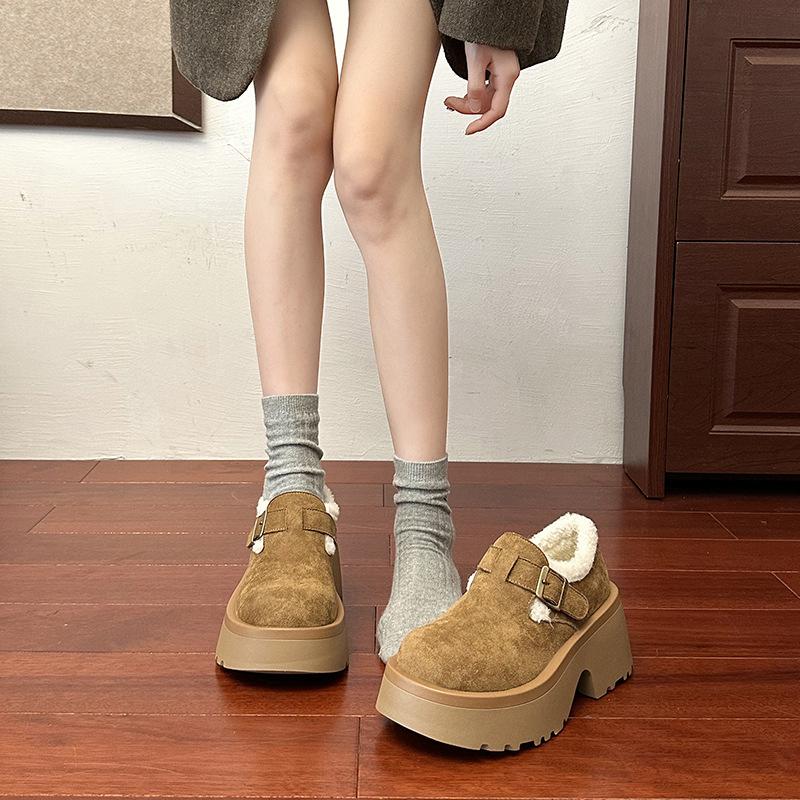 Muffin platform cotton shoes 2025 winter British wind velvet warm suede middle heel loafers women s new Mao Mao mouth 35
Muffin platform cotton shoes 2025 winter British wind velvet warm suede middle heel loafers women s new Mao Mao mouth 35
