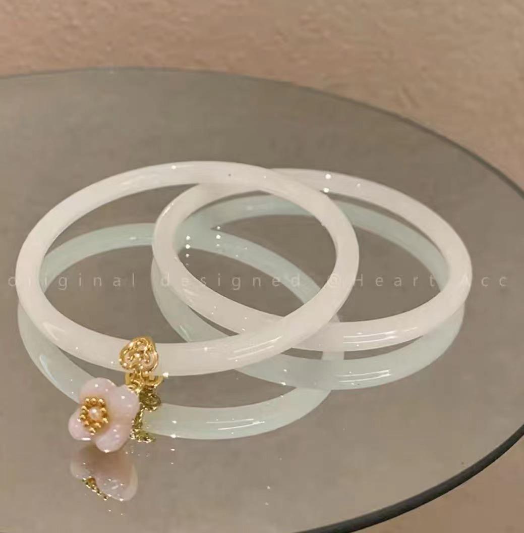 Элегантный китайский ретро-браслет ханьфу для женщин – изысканное, крутое и стильное украшение в национальном стиле
Элегантный китайский ретро-браслет ханьфу для женщин – изысканное, крутое и стильное украшение в национальном стиле