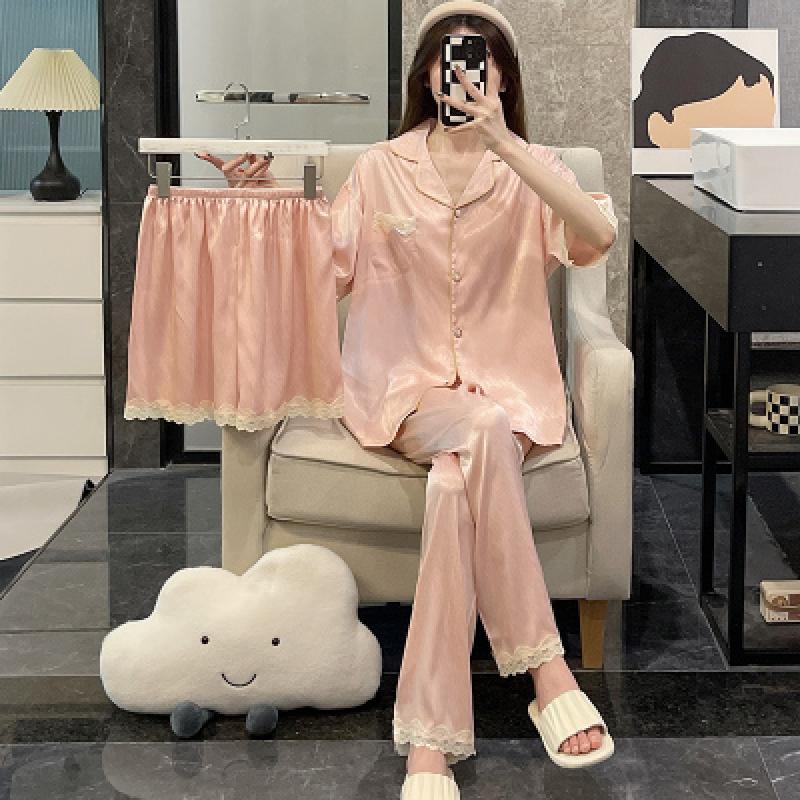 Женская летняя пижама из трех предметов из ледяного шелка
Женская летняя пижама из трех предметов из ледяного шелка