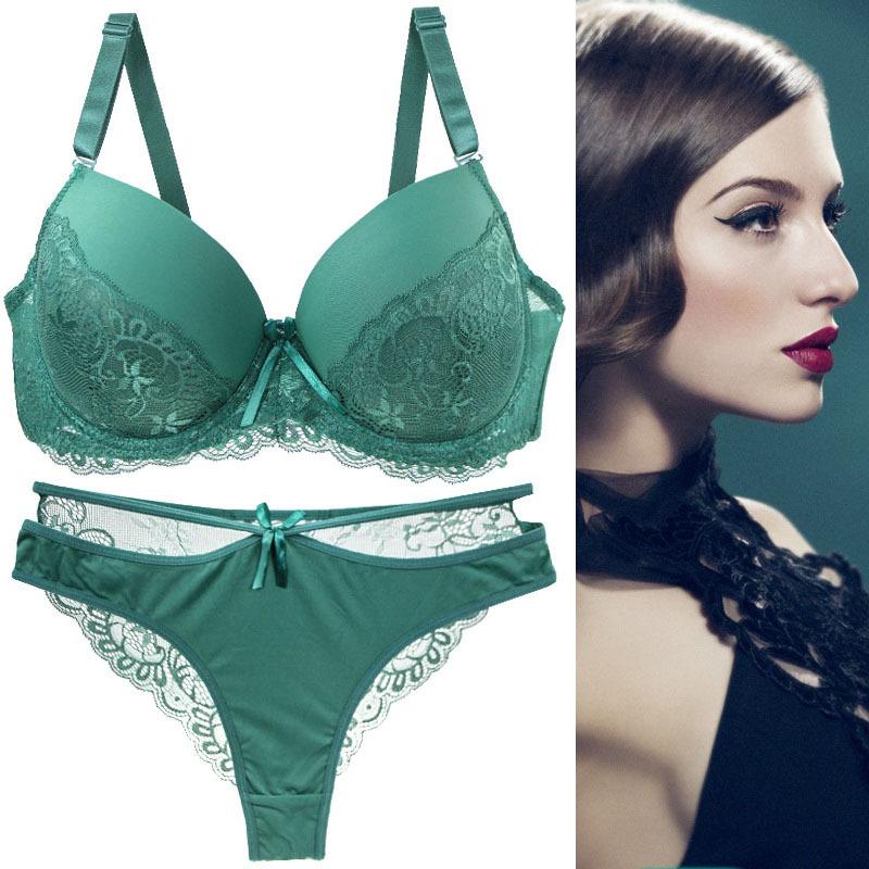 Комплект бюстгальтера пуш-ап с дышащим кружевом, ощущающимся как вторая кожа, и бесшовным бюстгальтером для большой груди 100E темно-зеленого
Комплект бюстгальтера пуш-ап с дышащим кружевом, ощущающимся как вторая кожа, и бесшовным бюстгальтером для большой груди 100E темно-зеленого