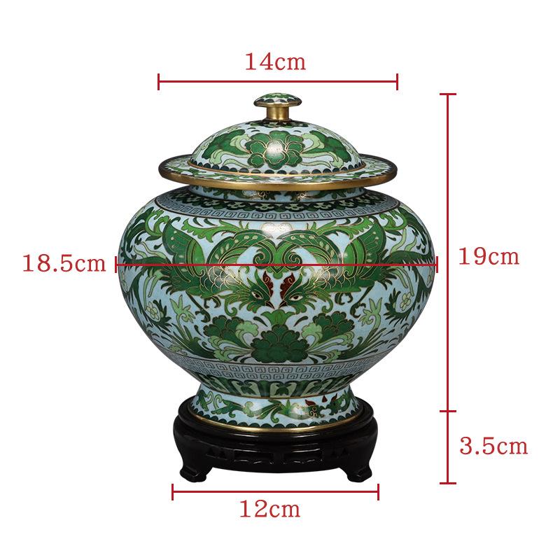 Exquisite 8-inch Cloisonné Phoenix Jar: Traditional Copper Body with Polished Enamel Ornament.
Exquisite 8-inch Cloisonné Phoenix Jar: Traditional Copper Body with Polished Enamel Ornament.