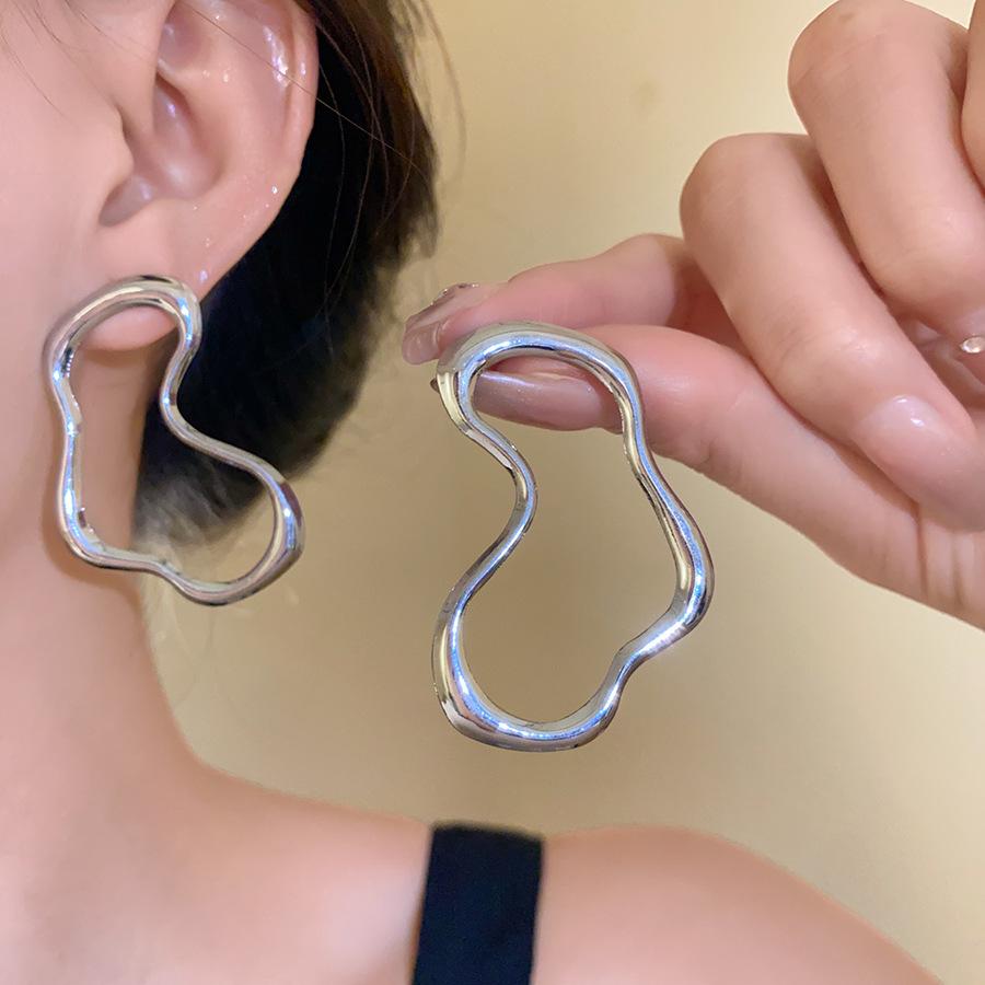 Exaggerated Irregular Geometric Lines Earrings for Women Shape Simple Fashion Jewelry Accessories Wholesale
Exaggerated Irregular Geometric Lines Earrings for Women Shape Simple Fashion Jewelry Accessories Wholesale