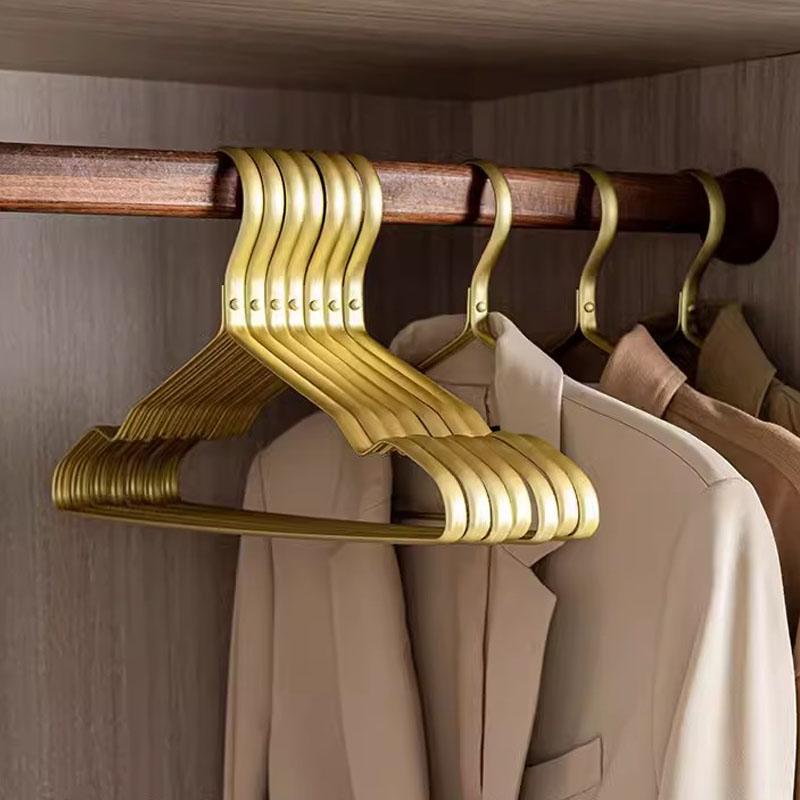Gold Coat Hanger Matte Solid Aluminum Alloy Display Hangers for Clothes Pants Wardrobe Storage Organizer Balcony Drying Rack
Gold Coat Hanger Matte Solid Aluminum Alloy Display Hangers for Clothes Pants Wardrobe Storage Organizer Balcony Drying Rack