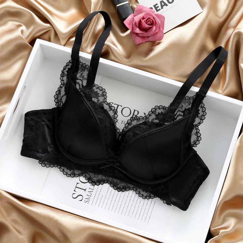 Lace natal year red female show big anti-sagging collection breast no steel ring sexy bra cover XL38/85AB чорний
Lace natal year red female show big anti-sagging collection breast no steel ring sexy bra cover XL38/85AB чорний