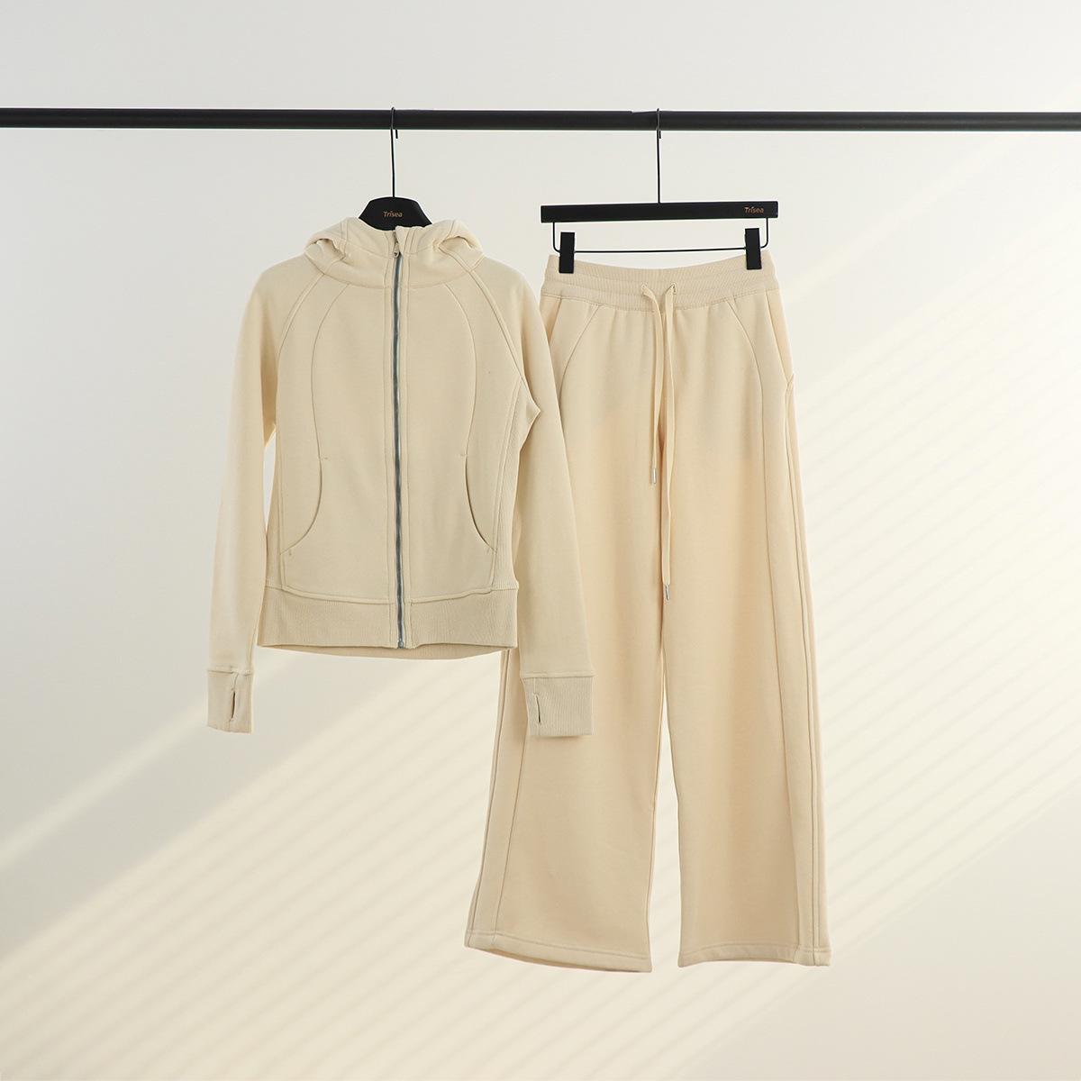 Women s Hooded Sweatshirt Set - Warm Slimming Sports Suit for Autumn/Winter Outdoor & Casual Wear XL (60-65 kg)
Women s Hooded Sweatshirt Set - Warm Slimming Sports Suit for Autumn/Winter Outdoor & Casual Wear XL (60-65 kg)