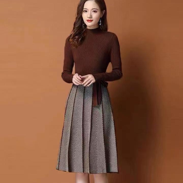 Женское трикотажное платье-свитер, облегающее длинное трикотажное платье, осенне-зимнее утолщенное трикотажное полосатое плиссированное платье XL кофейный