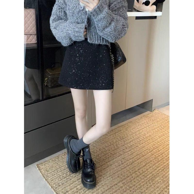 Elegant High-Waisted Black Wool A-line Glitter Skirt for Women - Autumn Slimming Hip-Hugging Design 3XL чорний
Elegant High-Waisted Black Wool A-line Glitter Skirt for Women - Autumn Slimming Hip-Hugging Design 3XL чорний